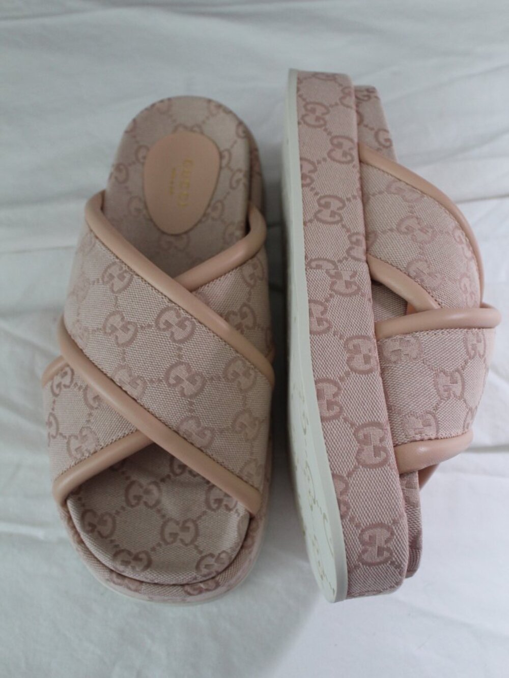 NWB Gucci GG Supreme Padded Platform Crisscross Sandals Slides Pink 816798